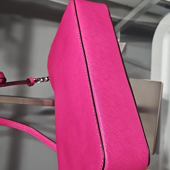 MICHAEL KORS NWT crossbody and Silver heart necklace bundle - Picture 7 of 8